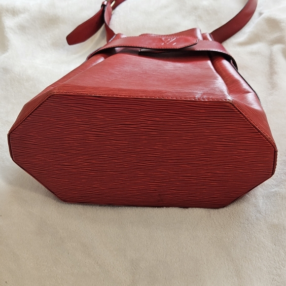 COPY - Louis Vuitton Vintage Epi Sac D'Epaule Shoulder Bag Red Leather - Picture 4 of 13